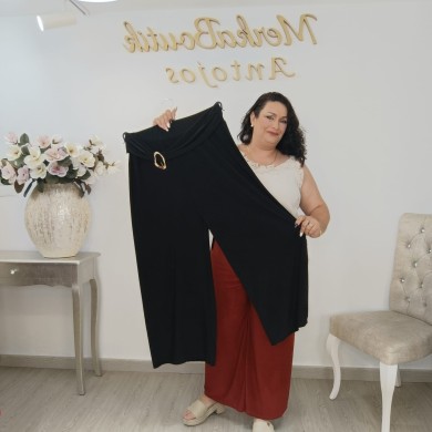 Pantalón Ligero Pata Ancha con Hebilla Dorada - Elegancia y Comodidad Pantalón Ligero Pata Ancha con Hebilla Dorada - Elegancia y Comodidad