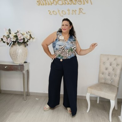 Pantalón Ligero Recto con Detalle de Cruce y Botón Dorado - Elegancia Chic Pantalón Ligero Recto con Detalle de Cruce y Botón Dorado - Elegancia Chic