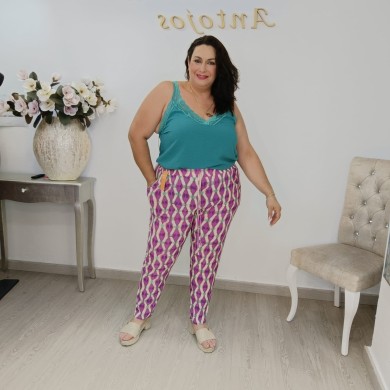 Pantalón de Lycra Fría con Bolsillos y Corte Tobillero - Estilo y Comodidad Pantalón de Lycra Fría con Bolsillos y Corte Tobillero - Estilo y Comodidad