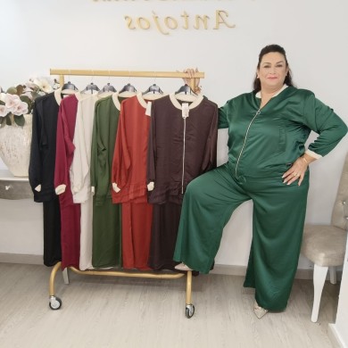 Conjunto de Tejido Satinado: Elegancia y Comodidad para Cada Ocasión Conjunto de Tejido Satinado: Elegancia y Comodidad para Cada Ocasión