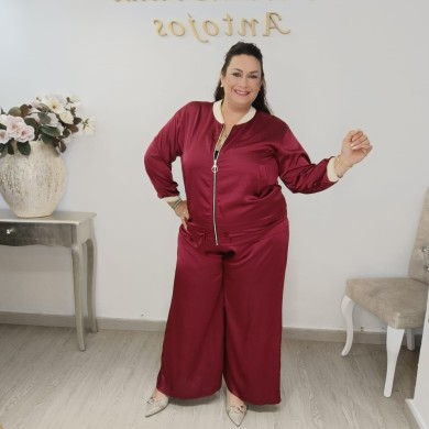 Conjunto de Tejido Satinado: Elegancia y Comodidad para Cada Ocasión Conjunto de Tejido Satinado: Elegancia y Comodidad para Cada Ocasión