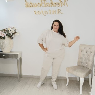Conjunto Elegante: Camiseta de Manga Caída y Pantalón Recto Conjunto Elegante: Camiseta de Manga Caída y Pantalón Recto