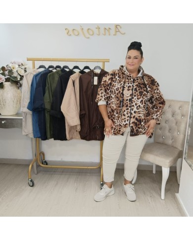 Chaqueta Cortavientos con Cierre y Ajuste Personalizable - Estilo y Comodidad Chaqueta Cortavientos con Cierre y Ajuste Personalizable - Estilo y Comodidad