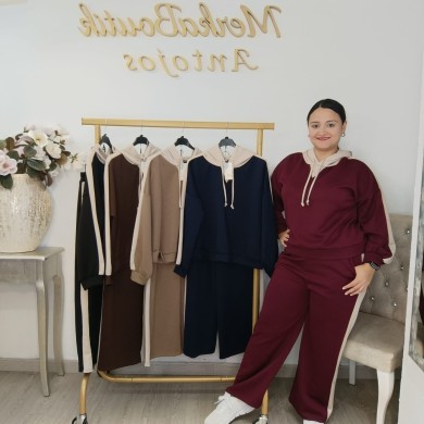 Conjunto Deportivo: Sudadera con Capucha y Pantalón Corte Recto Conjunto Deportivo: Sudadera con Capucha y Pantalón Corte Recto