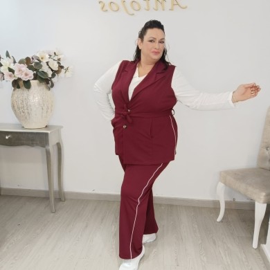 Conjunto Chaleco y Pantalón: Elegancia y Estilo para Cada Ocasión Conjunto Chaleco y Pantalón: Elegancia y Estilo para Cada Ocasión