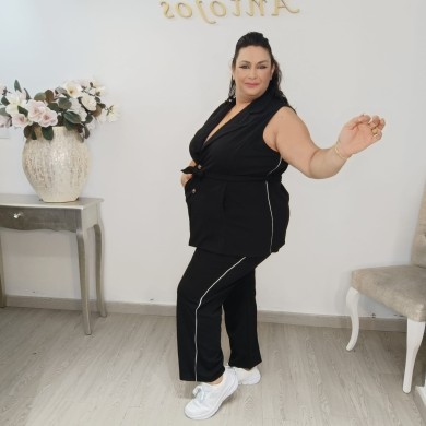 Conjunto Chaleco y Pantalón: Elegancia y Estilo para Cada Ocasión Conjunto Chaleco y Pantalón: Elegancia y Estilo para Cada Ocasión