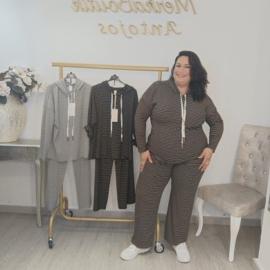 Conjunto Deportivo: Sudadera con Capucha y Pantalón Corte Recto Conjunto Deportivo: Sudadera con Capucha y Pantalón Corte Recto