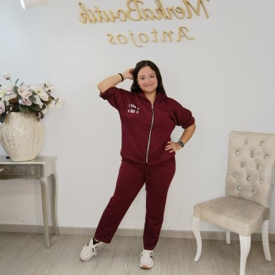 Conjunto Deportivo: Sudadera con Capucha y Pantalón Corte Recto Conjunto Deportivo: Sudadera con Capucha y Pantalón Corte Recto