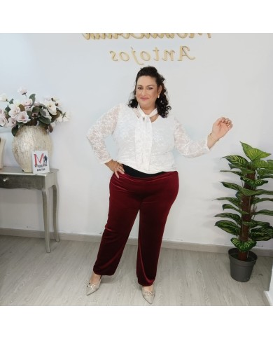 Pantalón de Terciopelo Corte Pata Ancha: Elegancia y Comodidad Pantalón de Terciopelo Corte Pata Ancha: Elegancia y Comodidad